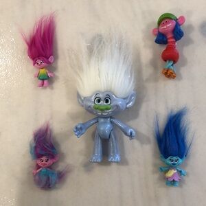 Troll  doll set - 1 large and 4 small Dreamworks Hasbro